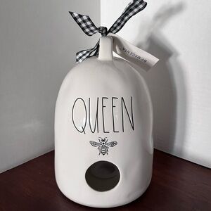Rae Dunn Queen Bee Farmhouse Birdhouse
